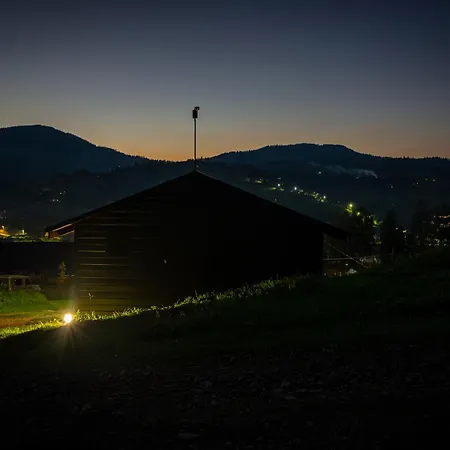 Lisoviy Zatyshok, Z Vidkrutum Litnim Baseynom,чан-джакузі