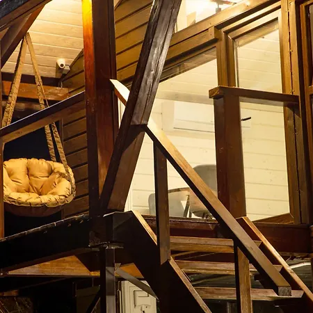 Lisoviy Zatyshok, Z Vidkrutum Litnim Baseynom,чан-джакузі