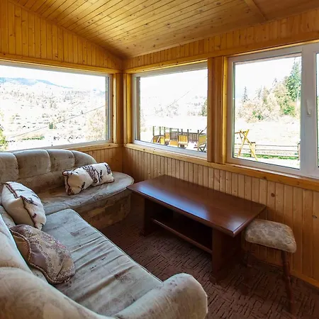 Lisoviy Zatyshok, Z Vidkrutum Litnim Baseynom,чан-джакузі Slawske