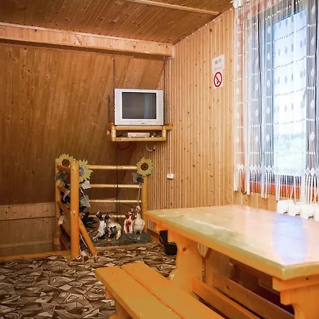 Lisoviy Zatyshok, Z Vidkrutum Litnim Baseynom,чан-джакузі Gasthof