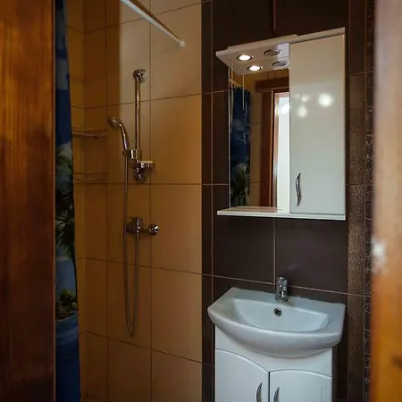 Lisoviy Zatyshok, Z Vidkrutum Litnim Baseynom,чан-джакузі * Slawske