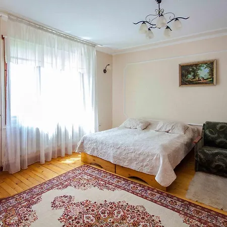 Gasthof Lisoviy Zatyshok, Z Vidkrutum Litnim Baseynom,чан-джакузі