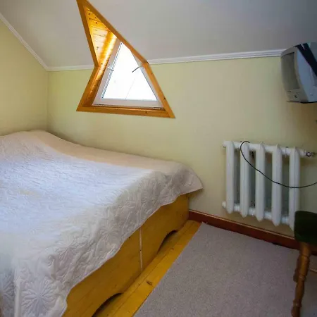 Lisoviy Zatyshok, Z Vidkrutum Litnim Baseynom,чан-джакузі Slawske