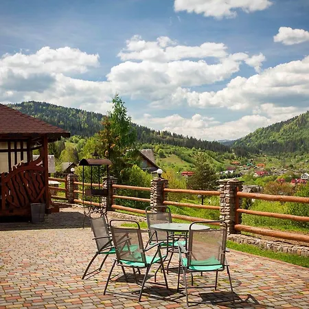 Lisoviy Zatyshok, Z Vidkrutum Litnim Baseynom,чан-джакузі Slawske