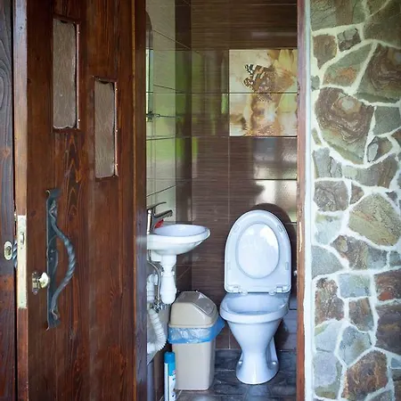 Lisoviy Zatyshok, Z Vidkrutum Litnim Baseynom,чан-джакузі Gasthof