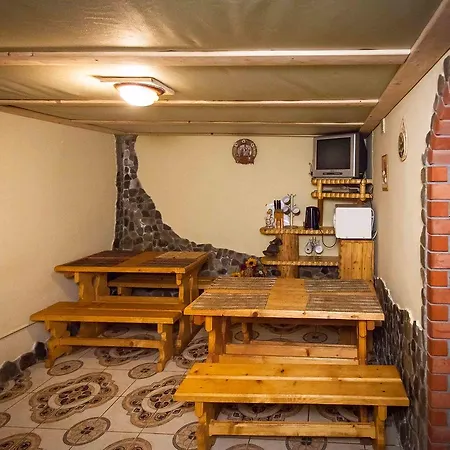 Lisoviy Zatyshok, Z Vidkrutum Litnim Baseynom,чан-джакузі Gasthof Slawske