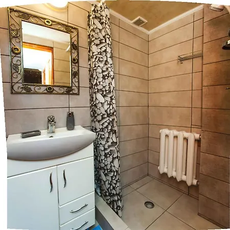 Gasthof Lisoviy Zatyshok, Z Vidkrutum Litnim Baseynom,чан-джакузі