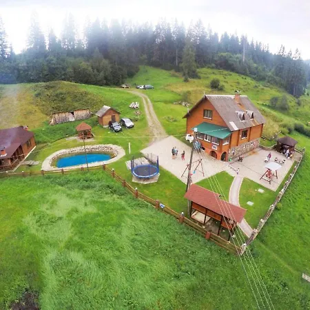 Lisoviy Zatyshok, Z Vidkrutum Litnim Baseynom,чан-джакузі