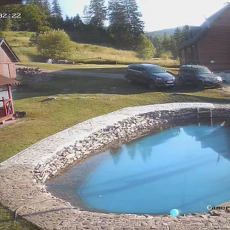 Lisoviy Zatyshok, Z Vidkrutum Litnim Baseynom,чан-джакузі *