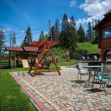 Lisoviy Zatyshok, Z Vidkrutum Litnim Baseynom *