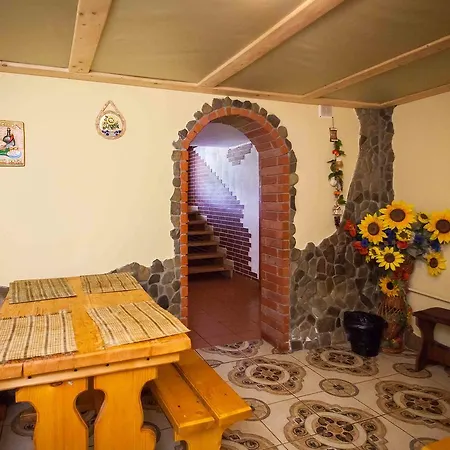 Lisoviy Zatyshok, Z Vidkrutum Litnim Baseynom,чан-джакузі * Slavske