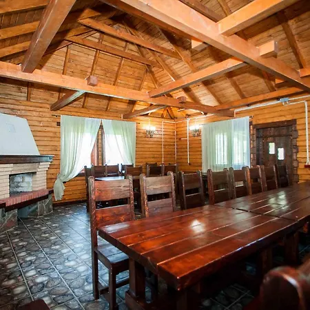 Lisoviy Zatyshok, Z Vidkrutum Litnim Baseynom,чан-джакузі Slavske