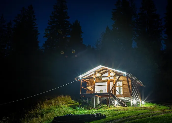 Lisoviy Zatyshok, Z Vidkrutum Litnim Baseynom,чан-джакузі Inn *