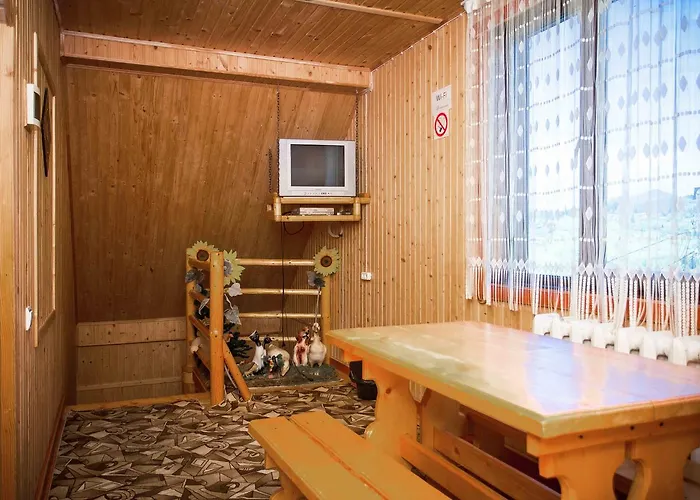 Lisoviy Zatyshok, Z Vidkrutum Litnim Baseynom,чан-джакузі Inn