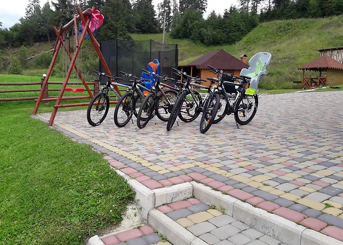 Lisoviy Zatyshok, Z Vidkrutum Litnim Baseynom,чан-джакузі * Slavske
